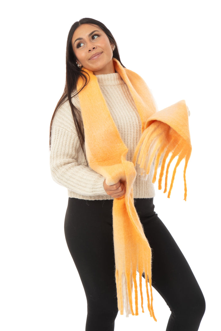 Eliza - Bouclé Scarf